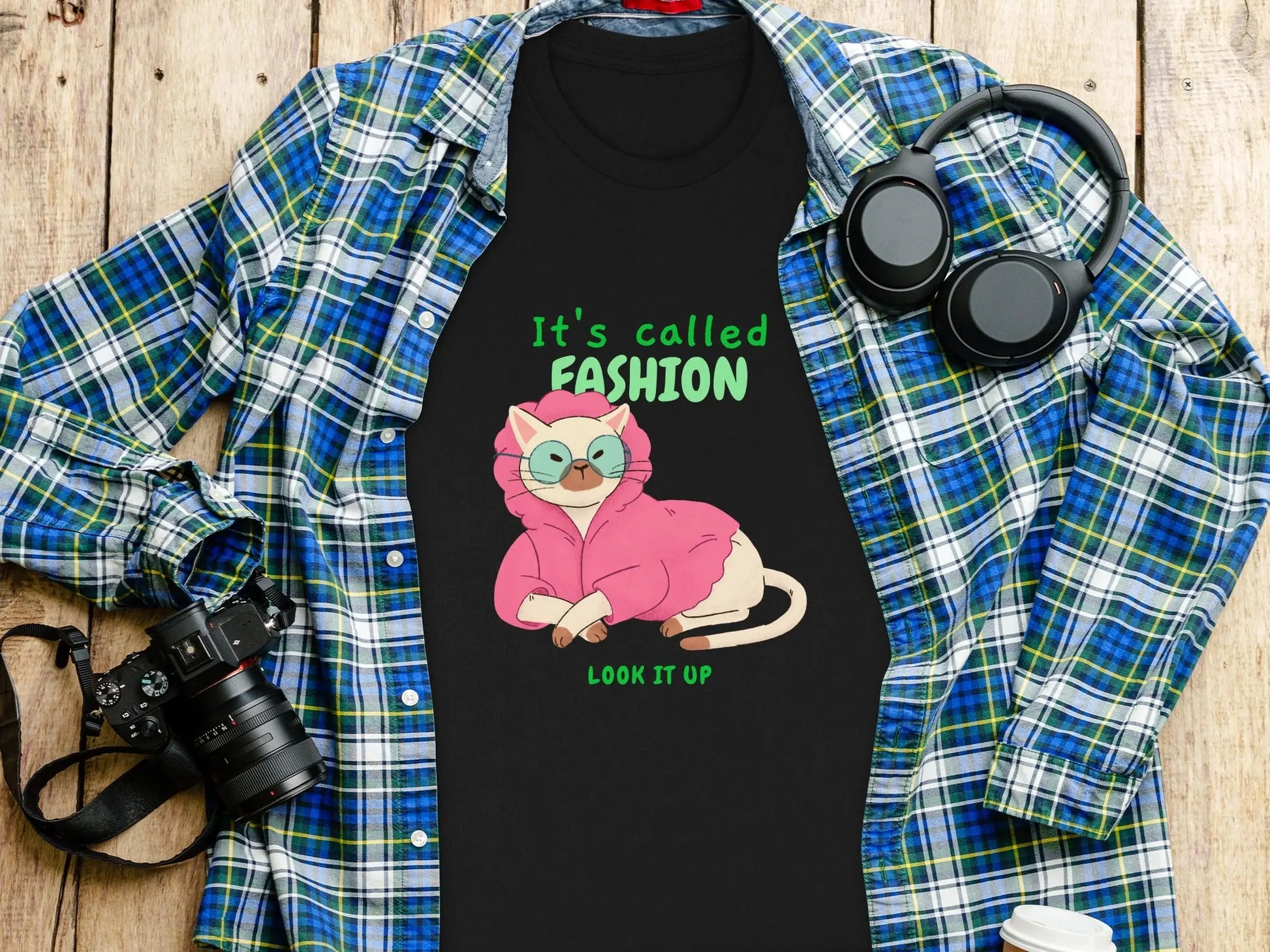 "It's Called Fashion Look It Up" Cat Graphic T-Shirts Boofy
