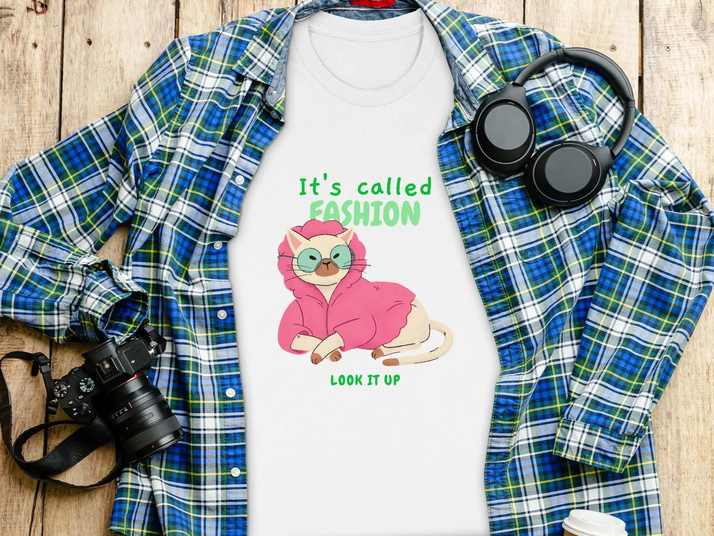 "It's Called Fashion Look It Up" Cat Graphic T-Shirts Boofy