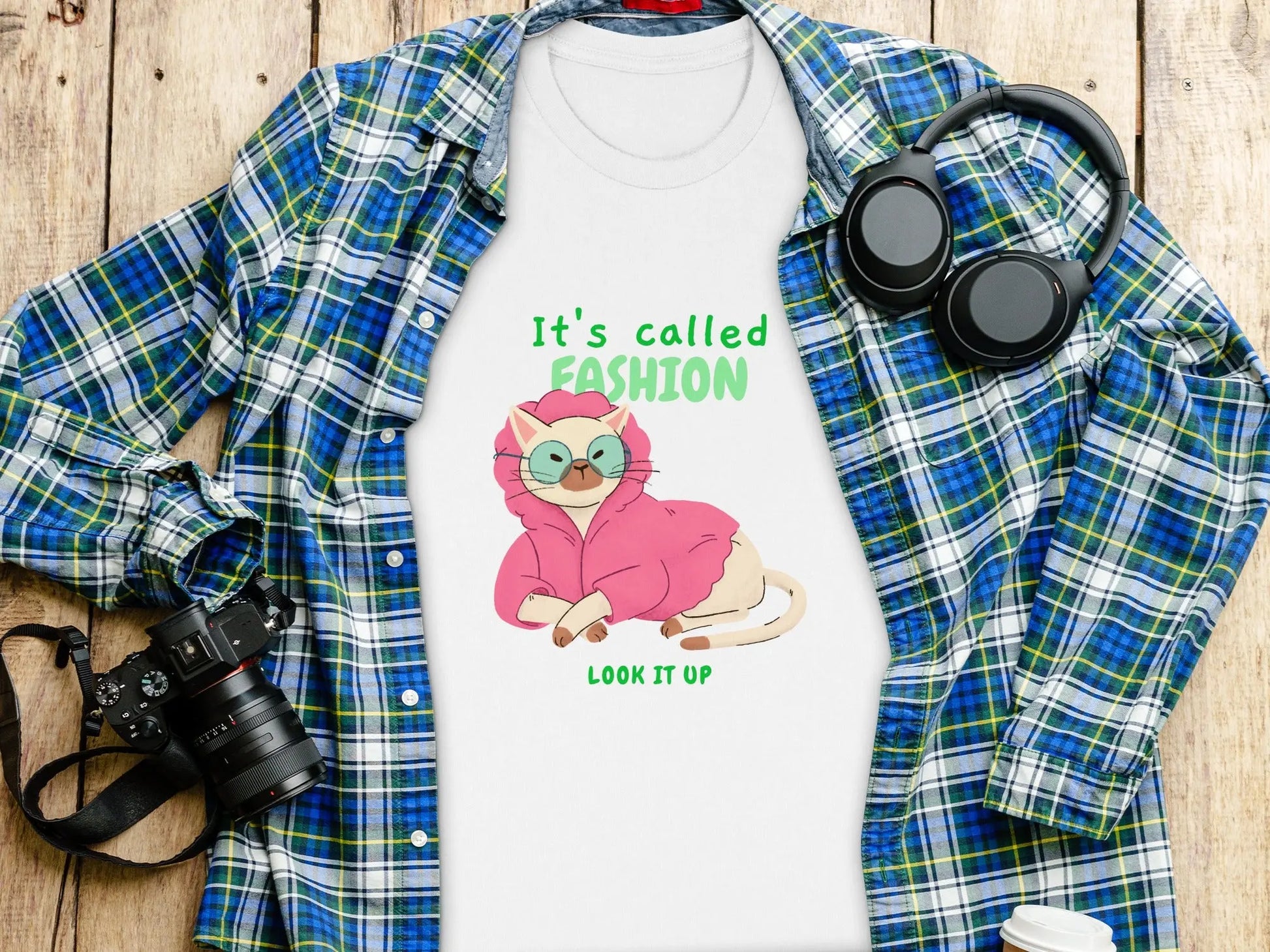 "It's Called Fashion Look It Up" Cat Graphic T-Shirts Boofy