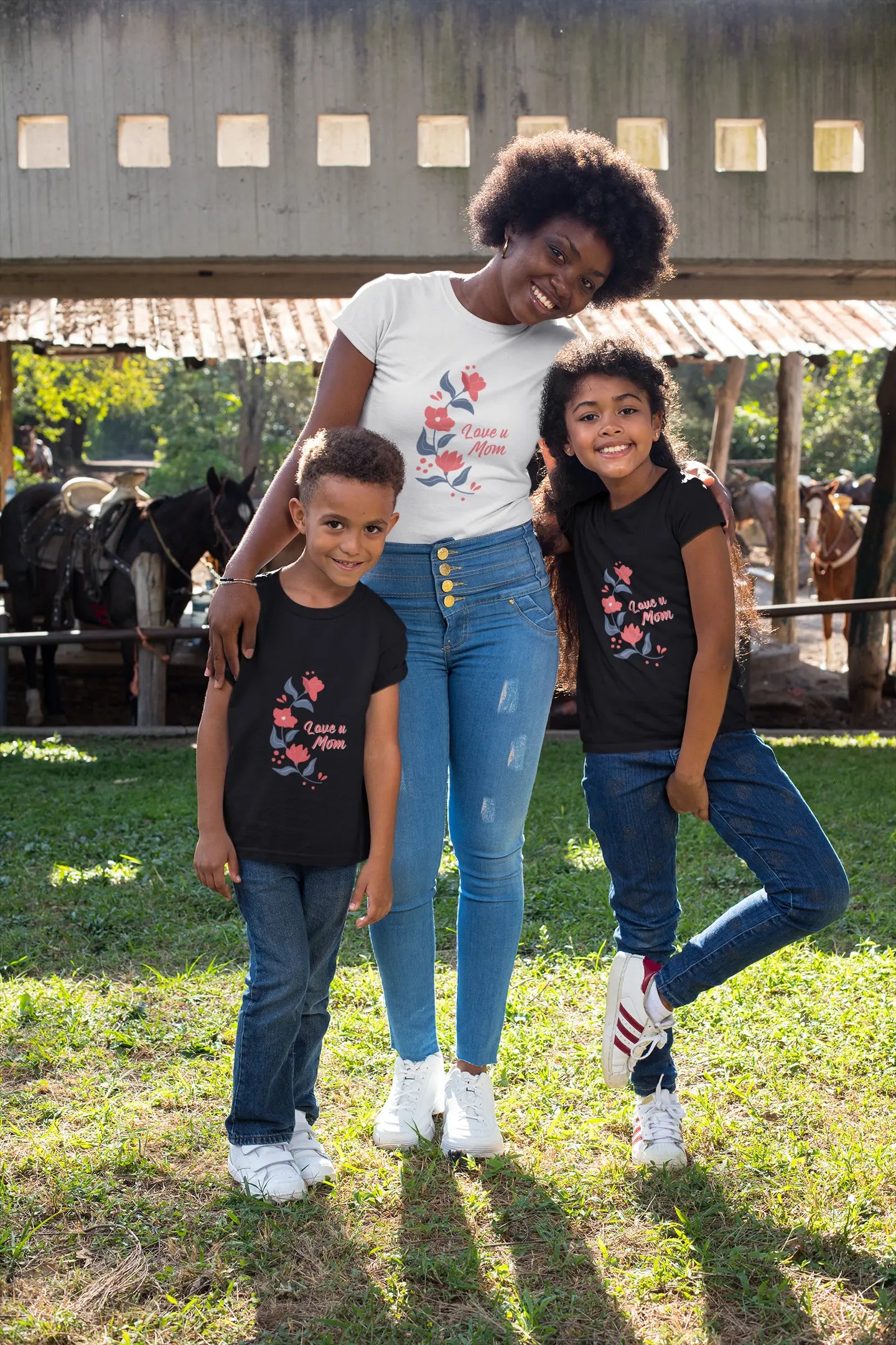 Elegant "Love U Mom" Floral Design T-Shirts Boofy