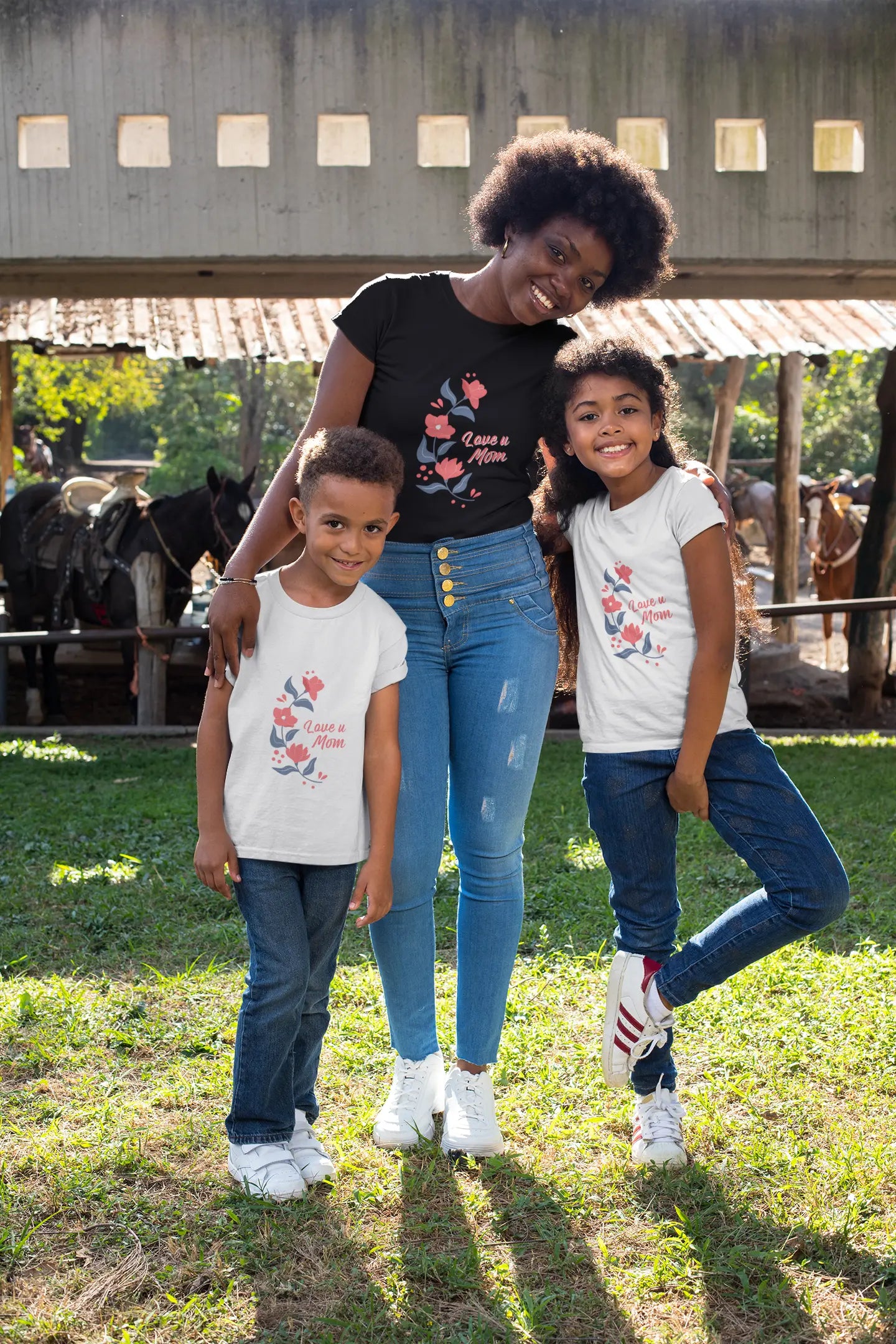 Elegant "Love U Mom" Floral Design T-Shirts Boofy